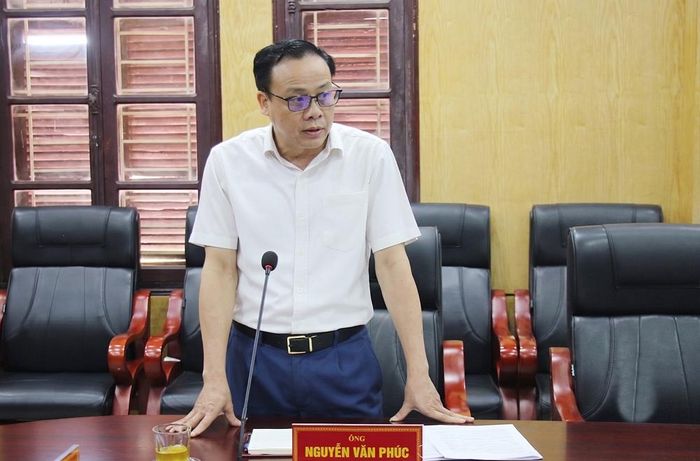  Đồng chí Nguyễn Văn Phúc, Tỉnh ủy viên, Giám đốc Ban Quản lý các khu công nghiệp tỉnh giải trình làm rõ một số nội dung. 