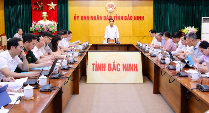  Quang cảnh hội nghị tại điểm cầu UBND tỉnh. 