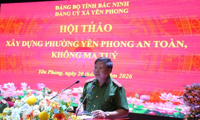 Lãnh đạo Phòng Cảnh sát điều tra tội phạm về ma túy (Công an tỉnh) phát biểu tại hội thảo.