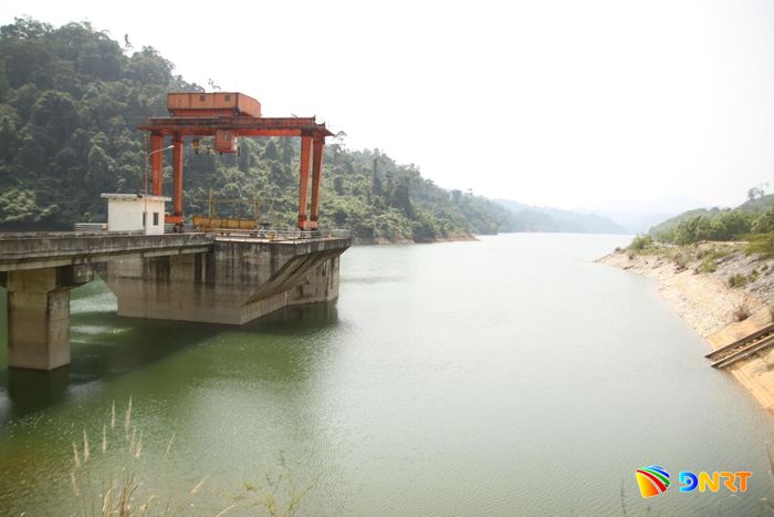 Thành phố Đà Nẵng đang đề xuất vận hành linh hoạt các hồ thủy điện để cắt, giảm lũ được nhiều hơn cũng như đảm bảo cấp nước cho hạ du. Ảnh: HOÀNG HIỆP