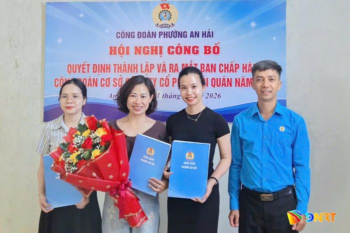 Công đoàn phường An Hải công bố thành tập tổ chức công đoàn trong doanh nghiệp. Ảnh: CĐ An Hải