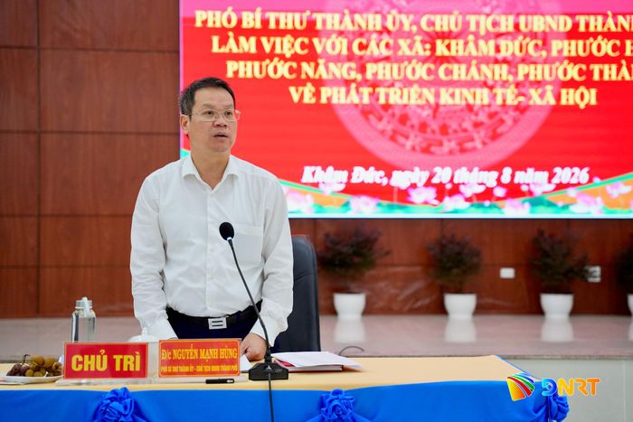 Chủ tịch UBND thành phố Nguyễn Mạnh Hùng phát biểu tại buổi làm việc. Ảnh: T.CÔNG
