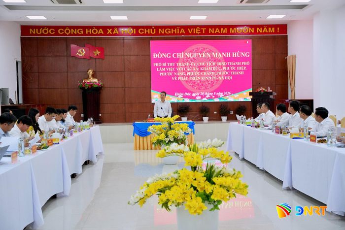 Quang cảnh buổi làm việc. Ảnh: T.CÔNG