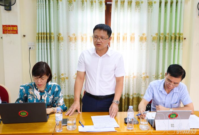 Lãnh đạo UBND phường Mường Thanh phát biểu tại buổi làm việc.