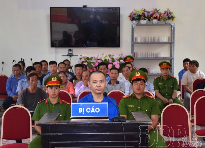 Bị cáo Giàng A Sáng tại phiên tòa xét xử.