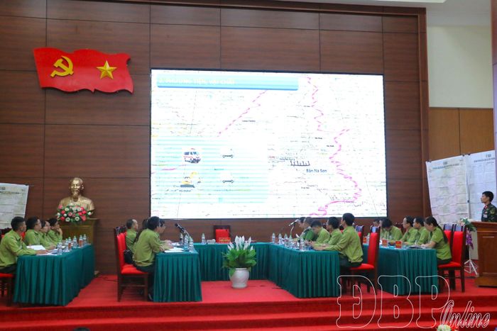 Ban Chỉ huy PTDS xã Na Son diễn tập phần vận hành cơ chế nhận định, đánh giá tình hình ứng phó lũ ống, lũ quét, sạt lở đất và tìm kiếm cứu nạn.