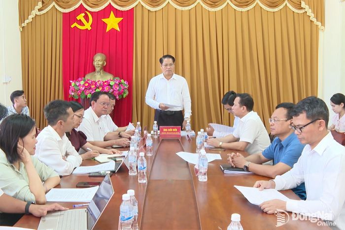 Ông Điểu Điều, Ủy viên Thường trực, Trưởng ban Dân tộc HĐND thành phố Đồng Nai phát biểu tại buổi làm việc. Ảnh: Trần Cảnh