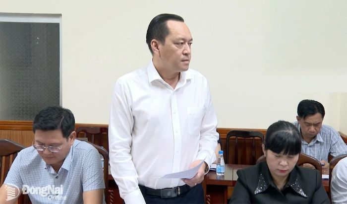 Lãnh đạo Sở Tài chính và các sở, ngành phát biểu thảo luận làm rõ thêm một số khó khăn, vướng mắc. Ảnh: Văn Đoàn