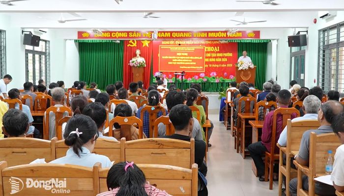 Phó Chủ tịch Ủy ban MTTQ Việt Nam thành phố Đồng Nai Nguyễn Tấn Phú, Tổ trưởng Tổ tuyên truyền, vận động 238, chủ trì hội nghị. Ảnh: Xuân Nương