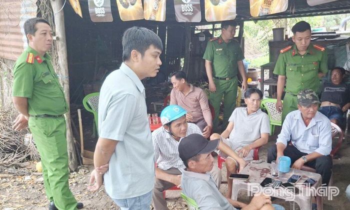 Triệt xóa tụ điểm đá gà ăn thua bằng tiền tại quán cà phê thuộc khu phố Giồng Cát, phường Gò Công.