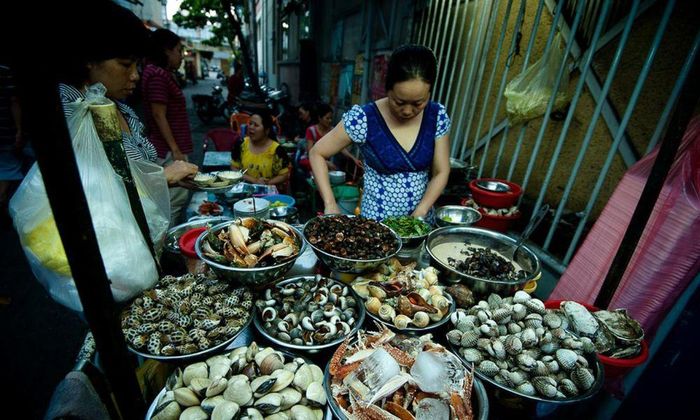 Hải sản là lựa chọn được nhiều du khách cân nhắc khi mua quà sau chuyến đi biển. Nguồn: Sưu Tầm