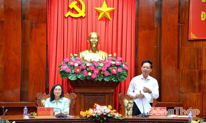 Đồng chí Nguyễn Thành Diệu, Phó Chủ tịch UBND tỉnh Đồng Tháp phát biểu tại buổi làm việc.
