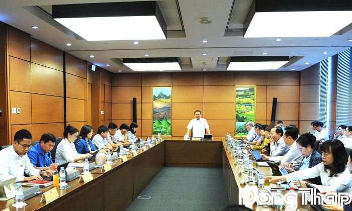 Quang cảnh thảo luận tại tổ.