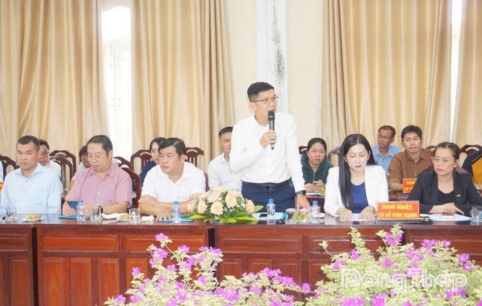 Đại diện doanh nghiệp trao đổi, kiến nghị các giải pháp hỗ trợ sản xuất, kinh doanh tại buổi gặp gỡ.