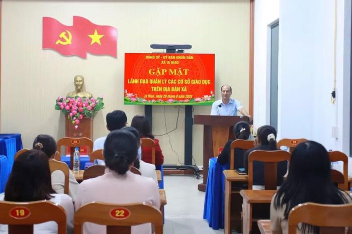 Đảng ủy, UBND xã Ia Hiao tổ chức buổi gặp mặt để nắm bắt nguyện vọng của cán bộ lãnh đạo các cơ sở giáo dục trên địa bàn. Ảnh: N.T