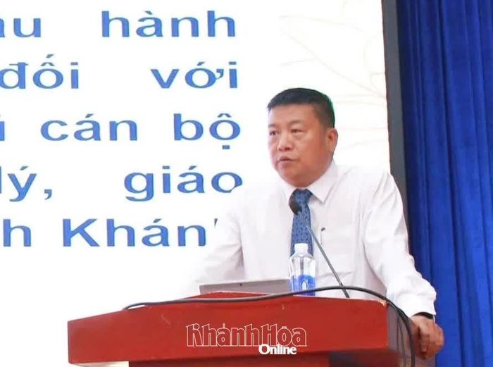 Đồng chí Võ Hoàn Hải phát biểu tham luận tại lớp tập huấn.