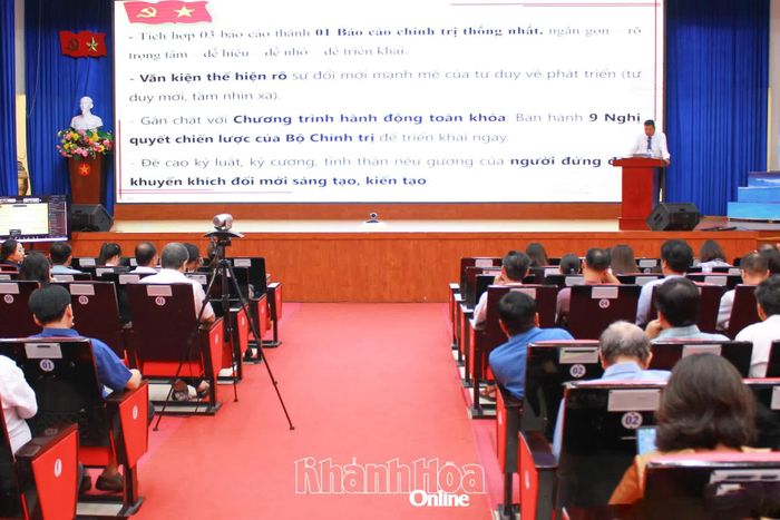 Quang cảnh lớp tập huấn.