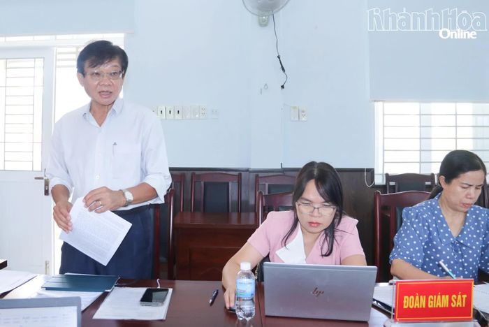 Lãnh đạo Sở Y tế phát biểu tại buổi làm việc.