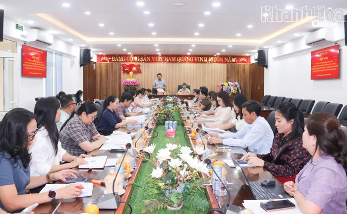 Quang cảnh buổi làm việc.