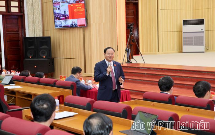 Bí thư Tỉnh ủy Lê Minh Ngân phát biểu ý kiến tại hội nghị. 