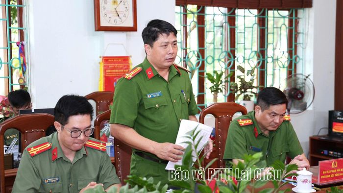 Lãnh đạo Phòng Cảnh sát Điều tra tội phạm về ma tuý (Công an tỉnh) báo cáo nhanh kết quả đấu tranh chuyên án.