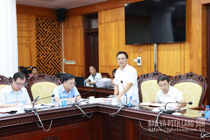 Cán bộ Ban Tổ chức Tỉnh ủy báo cáo, làm rõ một số nội dung tại buổi làm việc