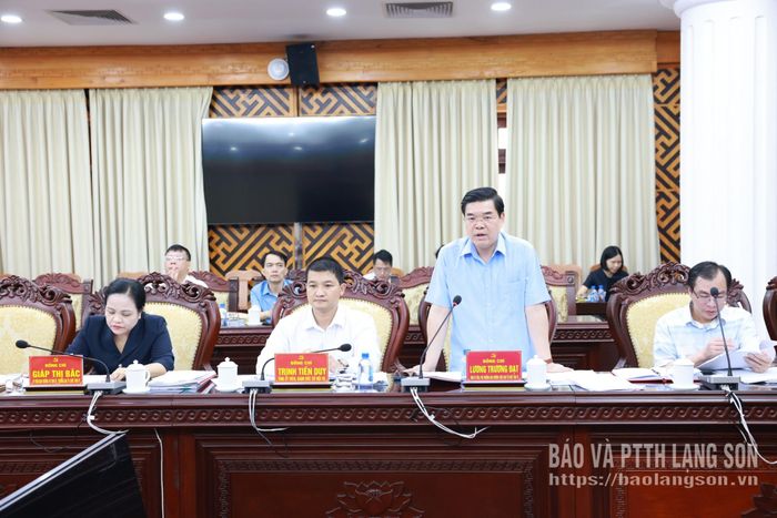Đồng chí Phó Trưởng Ban Thường trực Ban Tổ chức Tỉnh ủy làm rõ một số nội dung tại buổi làm việc