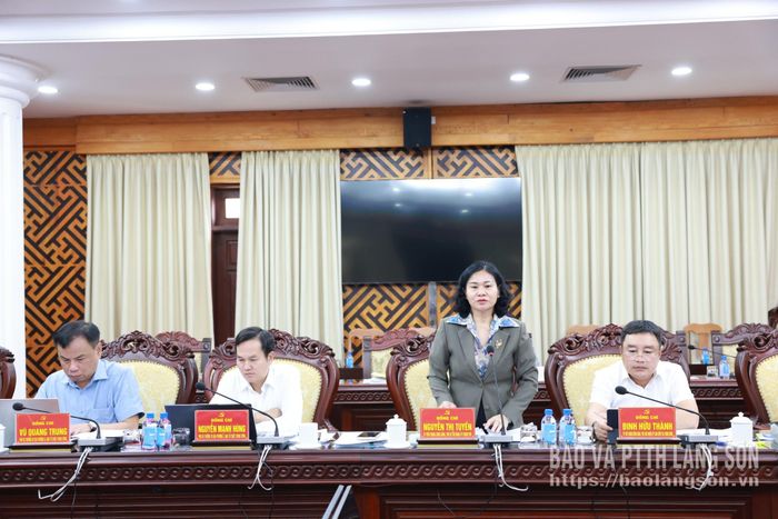 Đồng chí Nguyễn Thị Tuyến, Ủy viên Trung ương Đảng, Phó Bí thư Đảng ủy Chính phủ phát biểu tại buổi làm việc
