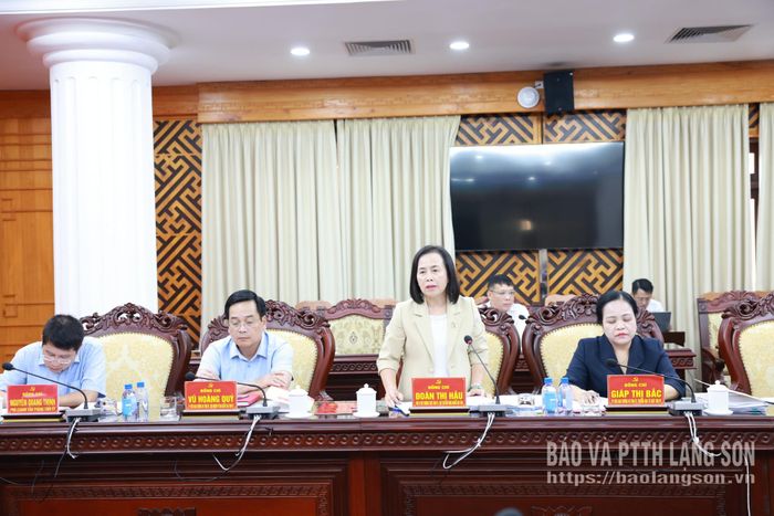 Đồng chí Đoàn Thị Hậu, Phó Bí thư Thường trực Tỉnh ủy, Chủ tịch HĐND tỉnh phát biểu tại buổi làm việc