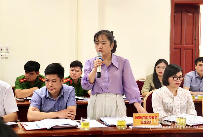 Đại diện lãnh đạo xã Tân Tri phát biểu ý kiến tại buổi kiểm tra