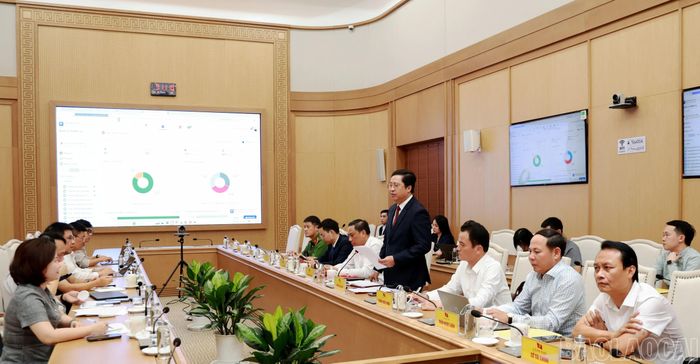 Quang cảnh buổi làm việc.