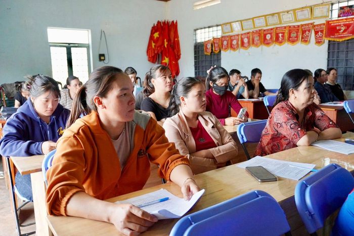 Tri thức, văn hóa cũng được bà con vùng DTTS tại Lâm Đồng không ngừng trau dồi, phát triển