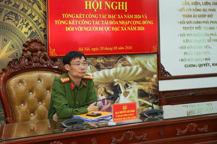 Đại tá Nguyễn Văn Dũng, Phó Giám đốc Công an tỉnh dự và chủ trì hội nghị tại điểm cầu Công an tỉnh Lâm Đồng