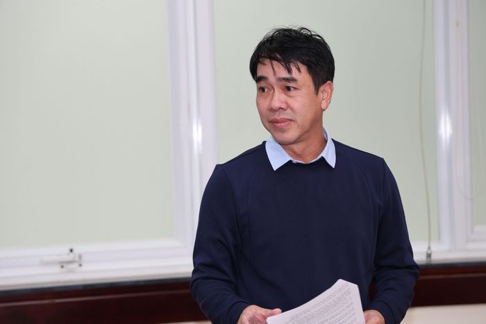 Ông Lê Thành Hiệp, Giám đốc Trung tâm Văn hóa và Quản lý Công viên địa chất Đắk Nông báo cáo về tiến độ chuẩn bị các công việc được giao