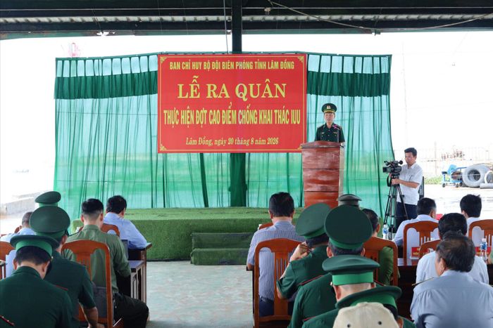 Quang cảnh lễ ra quân