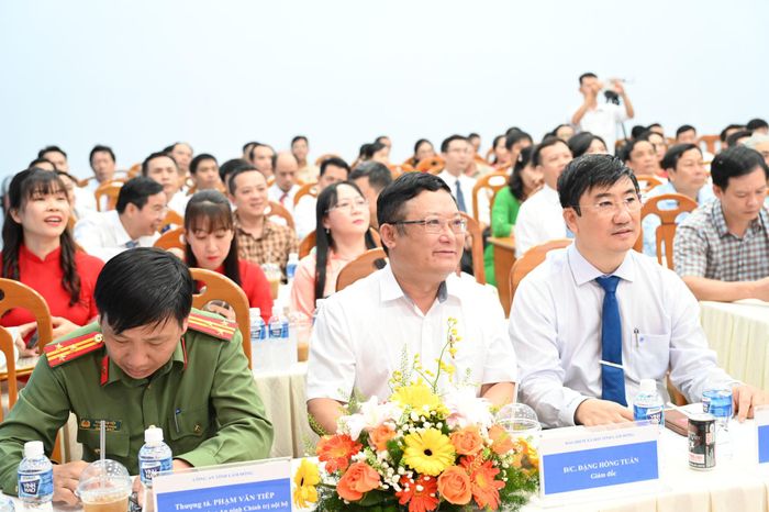 Các đại biểu dự hội nghị