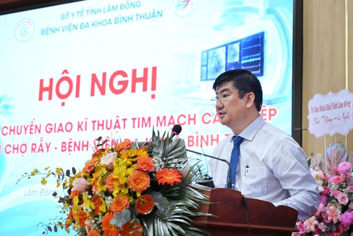 Bác sĩ chuyên khoa II Lê Huỳnh Phúc, Giám đốc Bệnh viện Đa khoa Bình Thuận phát biểu khai mạc