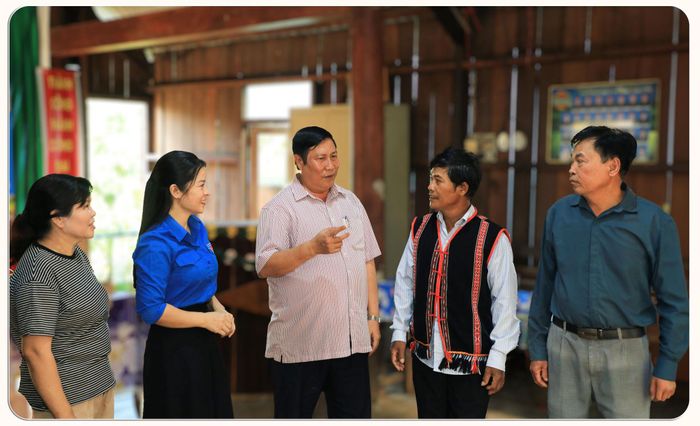 Các cán bộ nữ người đồng bào dân tộc thiểu số ở xã biên giới Đắk Wil tích cực tham gia các hoạt động tuyên truyền, vận động người dân