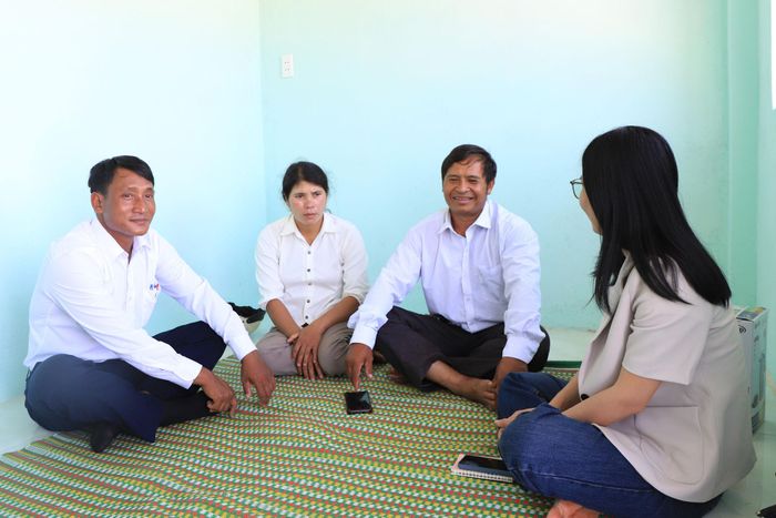 Những người có uy tín tại Quảng Trực tích cực truyền đạt chủ trương, chính sách và kiến thức sản xuất đến bà con