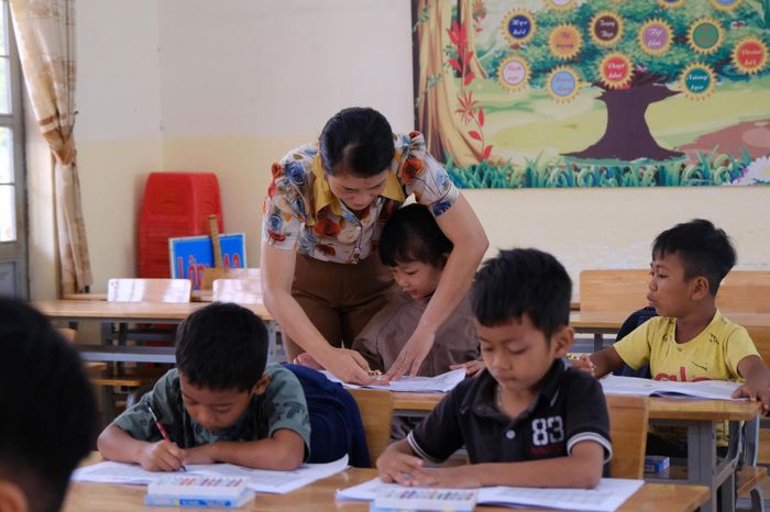 Với những trường học nằm biệt lập, cách xa khu dân cư, khó khăn trong đi lại thì địa phương sẽ ưu tiên tạm giữ nguyên
