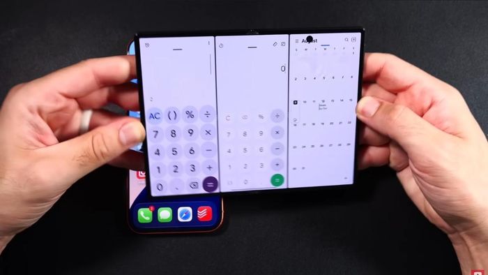 Khả năng chia đôi, thậm chí chia ba màn hình của Galaxy Z Fold8 tạo ra lợi thế lớn
