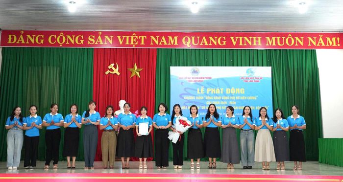 Hội Liên hiệp phụ nữ các thôn, bon xã biên giới ký kết tại hội nghị