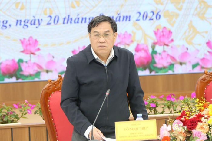 Tỉnh ủy viên, Phó Chủ tịch UBND tỉnh Võ Ngọc Hiệp yêu cầu các tổ chức tín dụng tiếp tục đẩy mạnh tăng trưởng tín dụng để thúc đẩy phát triển