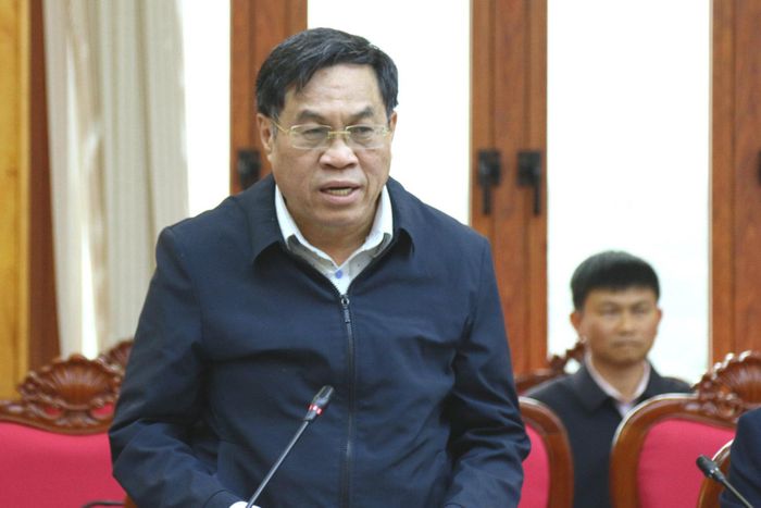 Phó Chủ tịch UBND tỉnh Võ Ngọc Hiệp đề nghị các sở, ngành, đơn vị tính toán để xây dựng kịch bản thu theo mốc thời gian cụ thể