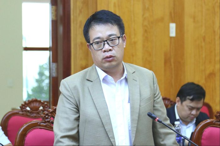 Phó Chủ tịch UBND tỉnh Nguyễn Ngọc Phúc đề nghị các đơn vị rà soát từng dự án cụ thể để khai thác nguồn thu hiệu quả