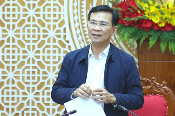 Ủy viên Ban Chấp hành Trung ương Đảng, Phó Bí thư Tỉnh ủy, Chủ tịch UBND tỉnh Hồ Văn Mười yêu cầu các sở, ngành nỗ lực, quyết tâm đẩy nhanh tiến độ thu