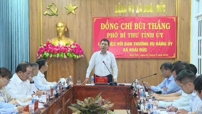 Đồng chí Bùi Thắng đề nghị xã Hoài Đức tập trung giải quyết những tồn tại, vướng mắc trên địa bàn
