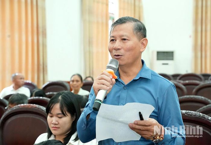 Đại diện MTTQ, các tổ chức chính trị - xã hội và Nhân dân phát biểu ý kiến tại hội nghị. Ảnh: Hồng Giang