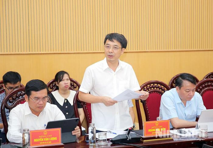 Đồng chí Hoàng Văn Kiên, Tỉnh ủy viên, Giám đốc Sở Tài Chính phát biểu tại hội nghị.