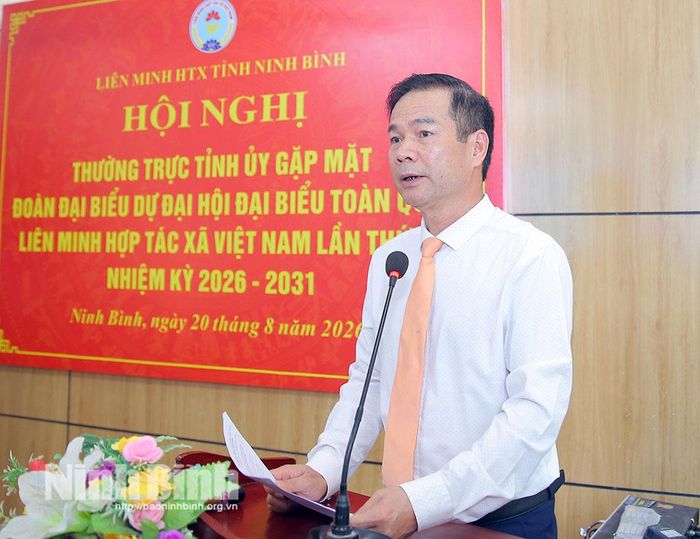 Đồng chí Đỗ Xuân Trường, Chủ tịch Liên minh HTX tỉnh phát biểu tại buổi gặp mặt.